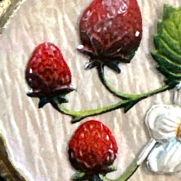 Antique Goofus glass strawberry berries and flower brooch 1890-1920’s - Picture 8 of 13